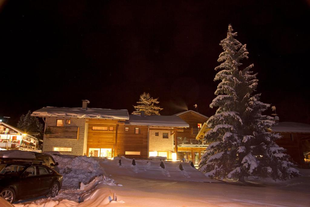 Baita Aurora Aparthotel Predazzo Kültér fotó